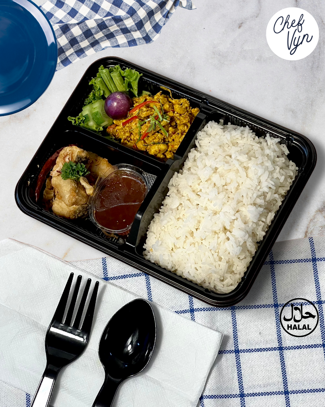 ข้าวกล่องฮาลาล ข้าวไก่คั่วกลิ้ง-ปลาทอดซอสมะขาม
